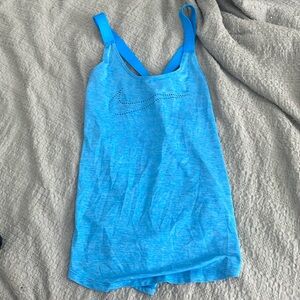 nike tank top size small